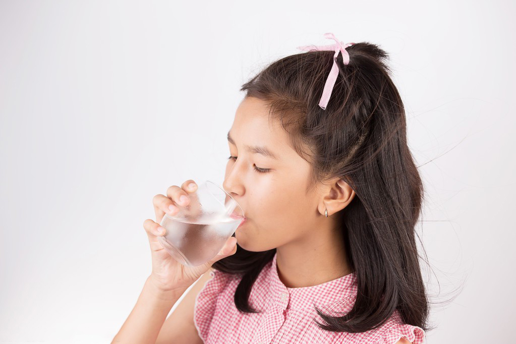 還原水機 小朋友飲「水」需注意，5歲以內應該飲……