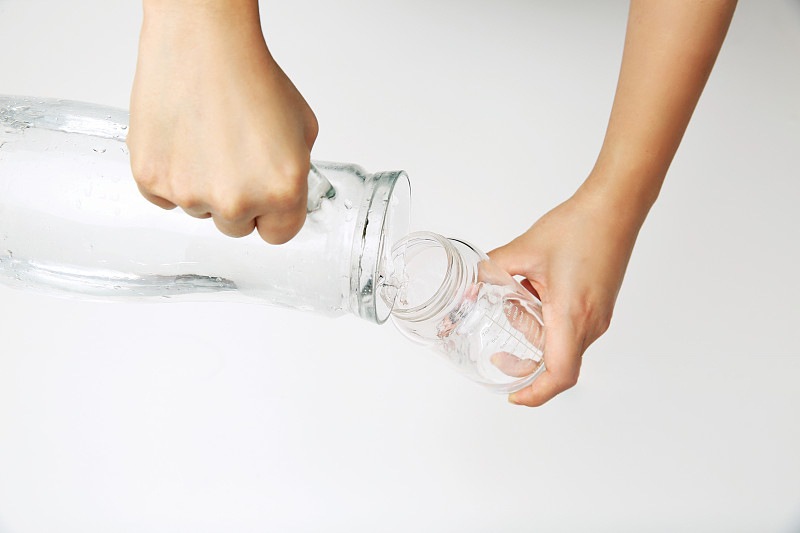 還原水機製造的淨水沖奶